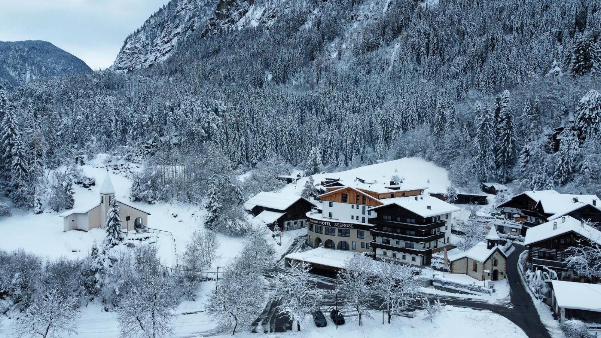 Seehueter'S Hotel Seerose Oetz Exterior foto